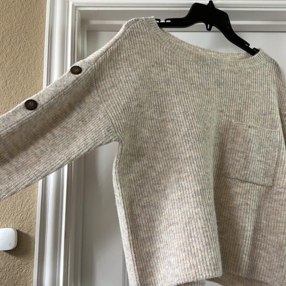 BCX cream medium sweater with brown button trim - Picture 6 of 11